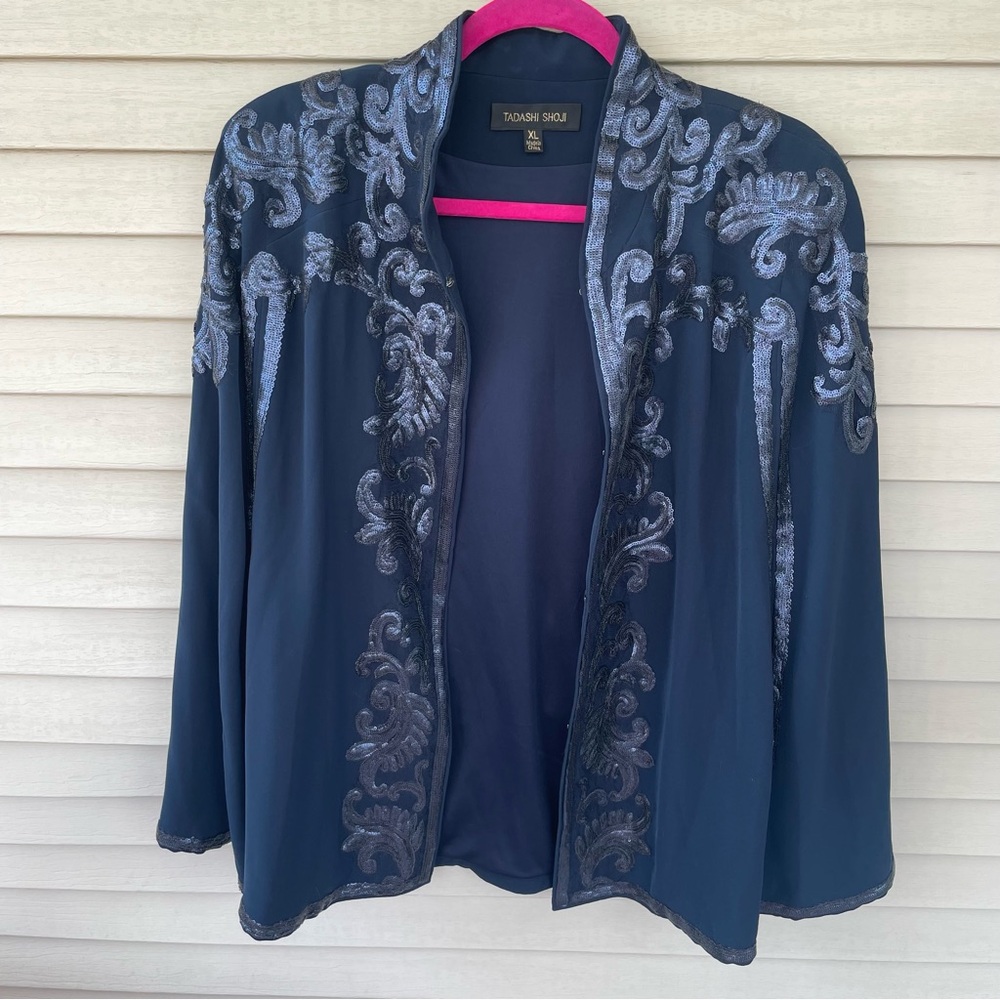 Tadashi Shoji METALLIC PAILLETTE EMBELLISHED CREPE CAPELET Size XL - Picture 9 of 11